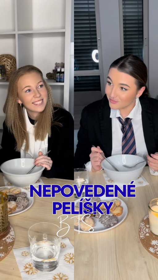 IT’S TIMEEEEEE! 🤩🎄 Celý rok čekám, až s vámi budu moc sdílet tyhle nezveřejněné záběry 😆 Tak schválně, je tady někdo, kdo si pamatuje Elišku ještě malinkou? 😂🫶🏻

#vánoce #sketch #behindthescenes #vanocni #pelisky #vanocnifilmy #sestra #sourozenci #zabava #nepovedenezabery
