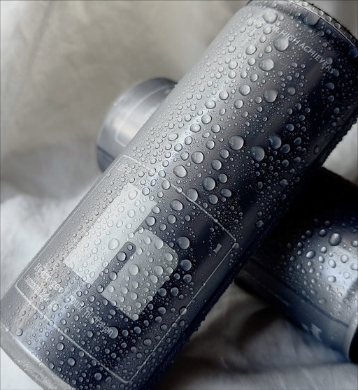 Have you ever tried a water that tastes just like regular water but gives your body so much more?

Try Hydrogen water from @hydrogenwaterh2o. 
It tastes just like regular water but feels lighter and more refreshing —a nice upgrade to your wellness journey.

Known for its potential health benefits because it’s rich in antioxidants that help fight oxidative stress in the body. 
It supports better metabolism, improves skin health, boosts energy levels, and aids muscle recovery after workouts.

.

#melbourne_desi_girl #hydrogenwater #contentcreator #hydrogenwaterh2o #melbourne