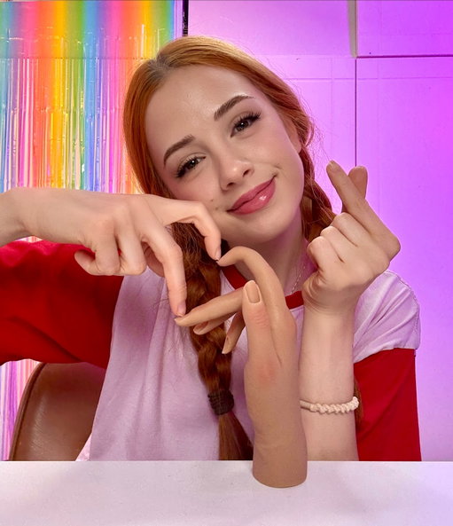 New YouTube video is up!!! 👀💅