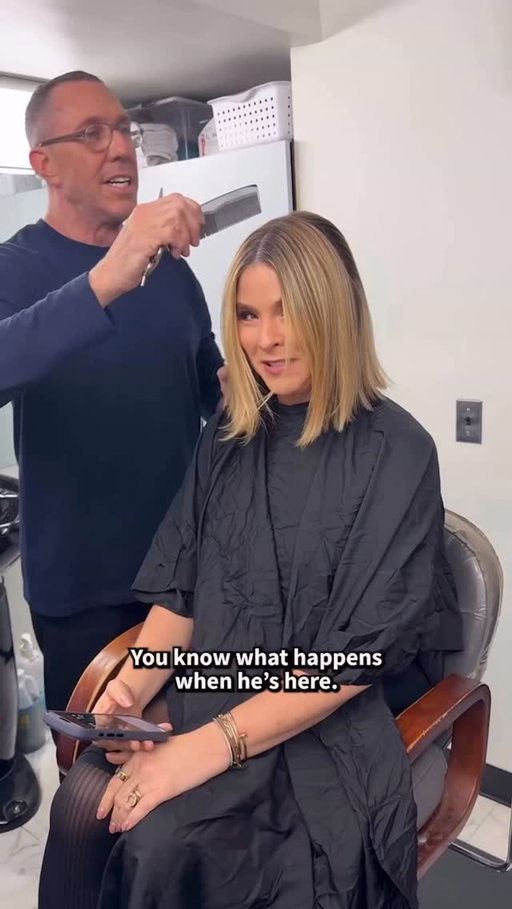 A fresh trim nine minutes before the show starts? No problem! 😉 @mrchrismcmillan killed it as usual! #jennaandfriends