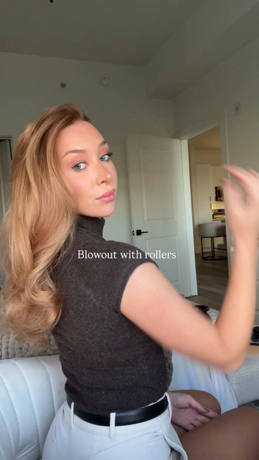 Super quick easy blowout using rollers! Took me only 10 minutes to do 👩🏼‍🦰 @k18hair @olaplex @ultabeauty @colorwowhair #hairtutorial #hairgoals #blowoutwithrollers #rollersblowout #hairinspo #hairtrends #hairtutorials