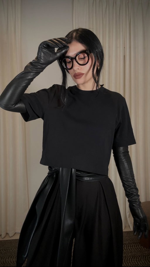 Black is anonymous, a little bit edgy, classic, chic, and most importantly black says leave me alone 🖤

#darkaesthetic #blackoutfit