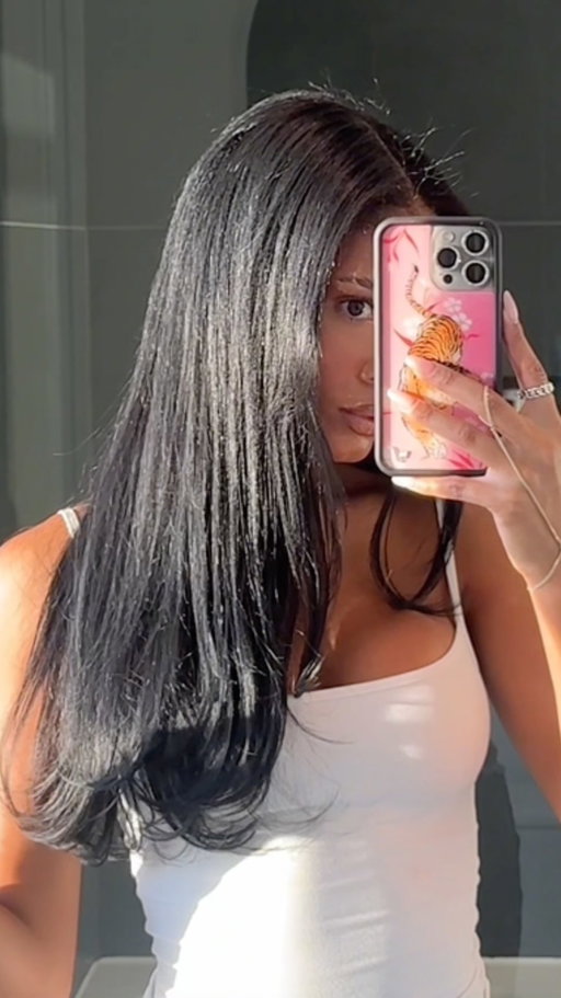 @mallorycooperrr trust me, we’re not getting over it either! Get that SHINE with The Glassy Smooth Blowdry Spray 💙 ✨