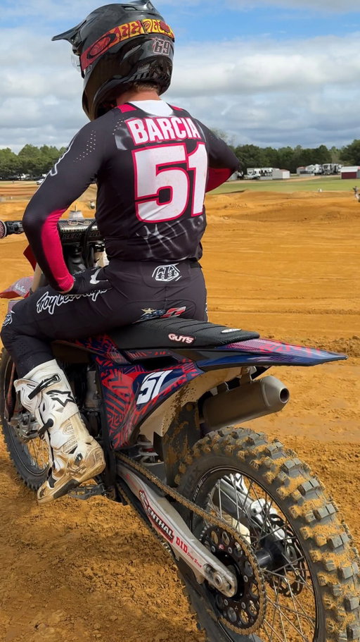 250 time 😈 Tomorrow we drop the second @justinbarcia episode of ERA’s on my YouTube, but this time we shred a 250 2-stroke 🔥 How much faster do you think our times are on the 250 compared to the 150? @redbullmotorsports @redbull #2stroke