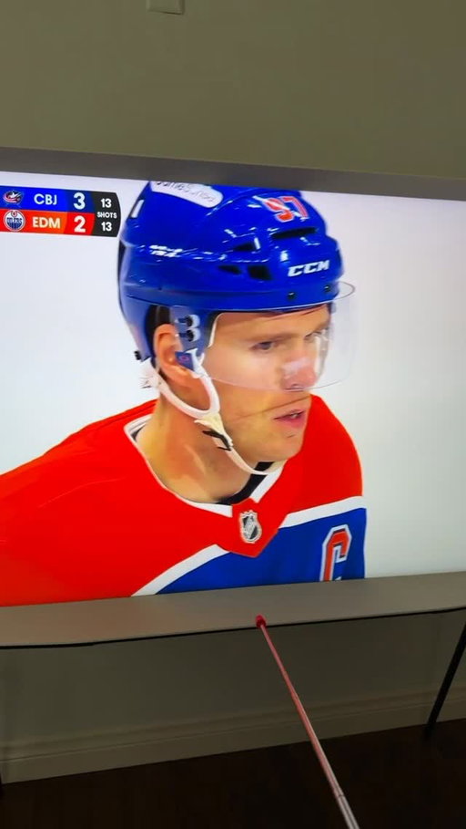 Enjoy the #McJesus show @edmontonoilers #pointerstick @nhl