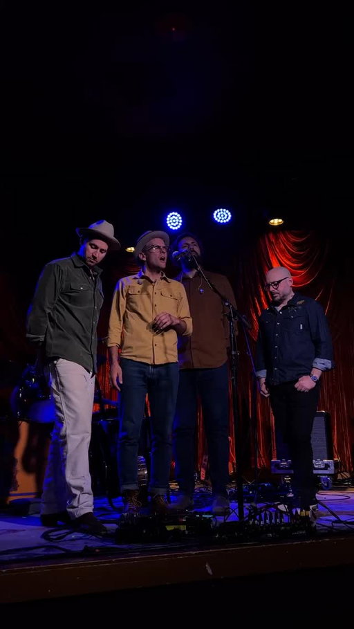 We love the fullness of the band with the banjo and fiddle ringing out but there’s something special about stripping it down and letting the vocals breathe

#folkrock #folk #livemusic #thesteelwheels #ontour