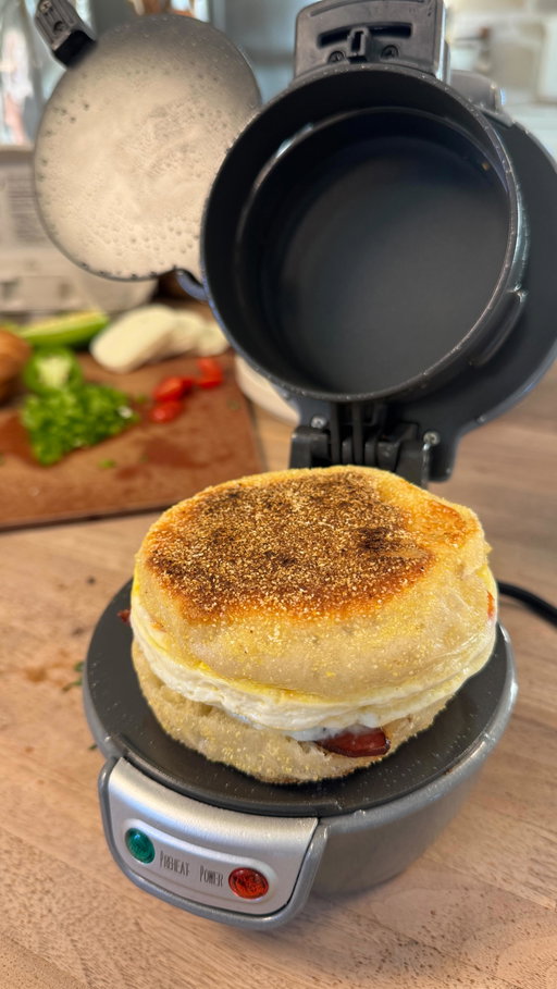 Breakfast Sandwiches for the win!!

#ad This Breakfast Sandwich Maker from @hamiltonbeach is an absolute must add tool to your kitchen appliance lineup! 

Add in your favorite toppings, wait 5 minutes, and you’ll have an amazing breakfast, every time!

For my sandwich:
English Muffin
Bacon
Mozzarella
Egg
Basil
Tomatoes

Enjoy!!

#sandwich #breakfastsandwich #hamiltonbeach #explore