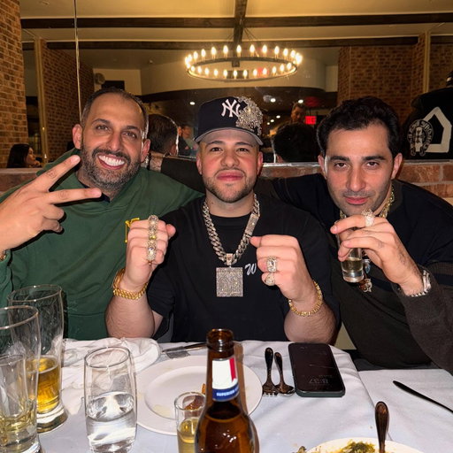 Dinner with @traxnyc @bennythedealernyc INSANE ENERGY !!! Many videos coming !!! #Mosesthejeweler