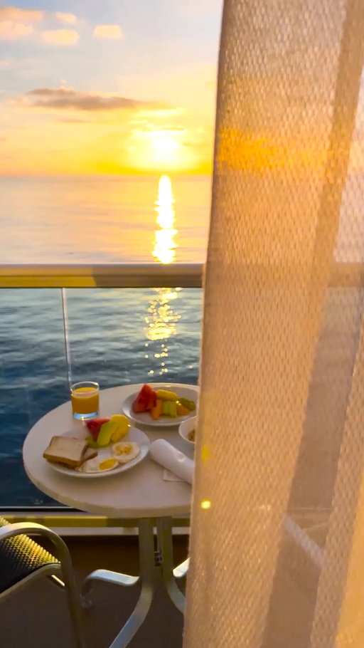 Mornings that make you forget what day it is. ☀️