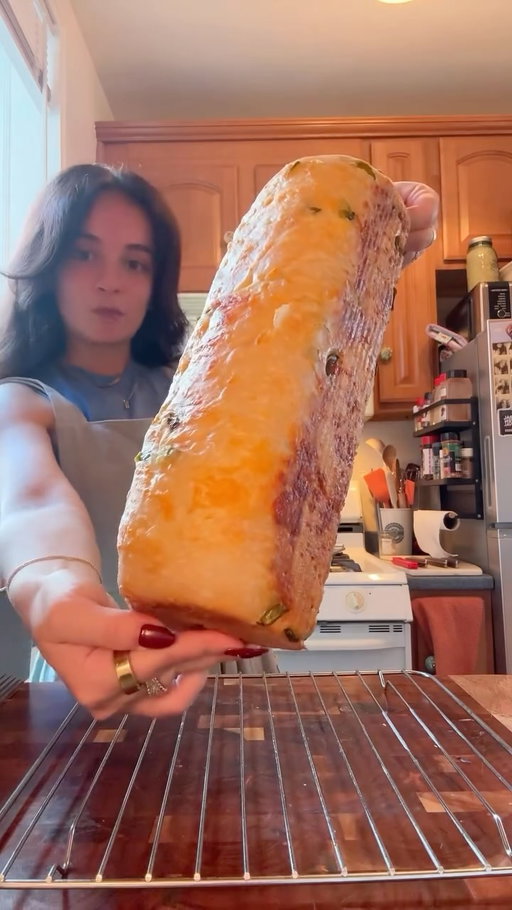 BAKING THE ELOISE CHEDDAR JALAPEÑO SOURDOUGH LOAF using the pullman loaf tin — the prettiest most perfect sourdough sandwich bread!!! #eloise #sourdough #sourdoughbread #sourdoughstarter #breadmaking