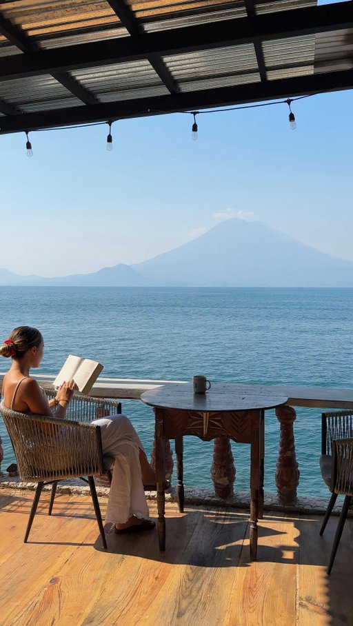 Send this to the person you would love to take to Guatemala 🌺🥥🤍

Here is a full itinerary for your next trip to Guatemala (save for later!):

I’ve traveled through Guatemala for 5 weeks, and here are some places I loved and recommend for you:

💃🏻☕️Antigua:
• 12 Onzas
• Cafe Boheme
• Por Qué No? Cafe
• Wild Daughter
• Artista de Café - Specialty Coffeeshop
• Somos Tierra - handmade, natural products 
• Cerro de La Cruz - view point
• Once Once
• Hobbitenango
• AM BKFST- Breakfast all day AM Breakfast all Day
• Alegría Café / Specialty Coffee Shop
• Sat Nam Caffe vegetariano&vegano
•Take a bus from Antigua to MEGAPACA MILPAS ALTAS - I promise, this is second hand heaven 

🛶🌺 Lake Atitlan:
• Take a Spanish course at Lake Atitlan Spanish School - you get private lessons & stay with a host family for a very good price 
• Tornado’s Coffee (cutest cafe)
• Al Tempo Panadería y Pizzeria
• Tacoyaki Japan Ramen - best ramen, they sell only 10 per day
• Café Panorama - best view point 
• Mayan Face / Indian Nose Viewpoint - perfect for sunrise hike 
• Eagle’s Nest Atitlán - Yoga, Dance & Community - for the yoga lovers 
• La Casa del Mundo - most beautiful hotel, feels like Lake Como

🏄🏼‍♀️🐚El Paredon:
• Stay at Casa Zala
• La Patisserie - Cutest Bakery
• Take a surf lesson - it’s the perfect place for it!
• Papi’s Place El Paredon - Cafe
• NINFA
• Surfista Cafe
• Cafecito Del Mar
• El paredon Coffee - best coffee 

Follow @uniquetravelclub for more travel inspo!🤍

#guatemalatravel #visitguatemala #guatemala #centralamerica #travelguide