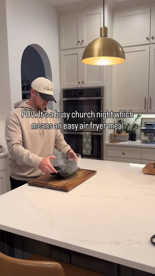 POV: It’s a busy church night which means an easy air fryer meal #vlog #dayinthelife #cookingvlog #airfryerrecipe #cookingvlog