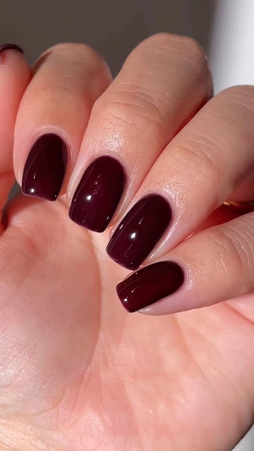 Let’s create the perfect cherry red nail shade 🍒🤎 Layer Brown to Earth + Complimentary Wine for this cozy fall fave.

💅: @ellzabethm