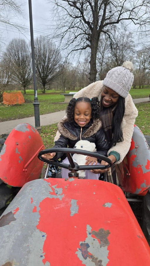 “I’ve carried groceries, heartbreak, and hope — all with one hand holding my child. Strength wasn’t handed to me, I built it when no one showed up.”
.
.
.
#singleparentuk #singleparentlife #parentingalone
#singlemomsuk #raisingkidsalone
#singleparentingjourney #singleparent #ukmum
#ukmumblogger #honestmoments #singlemommy
#singlemomtruths