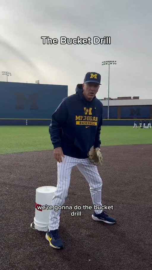 The bucket drill to help with feeding 

#baseball #collegebaseball #michigan #coach #drills