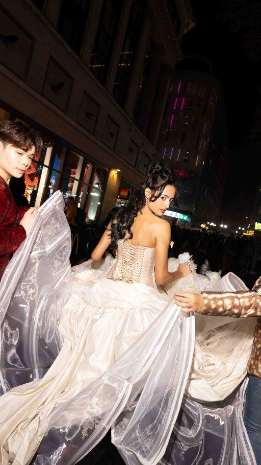 How I literally “pulled off” this look!! The BTS of the #wickedpremiere  #redcarpet #wickedlondon