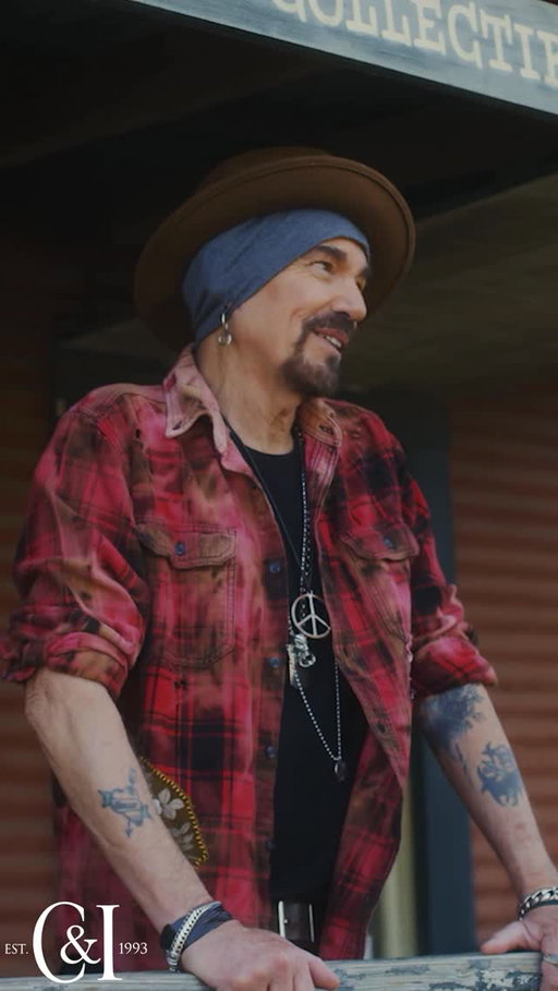 While he wasn’t born into it, he was definitely made for it. #billybobthornton #landman
