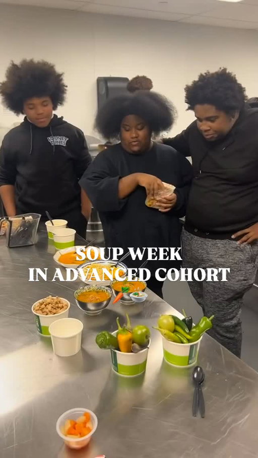 Our advanced cohort had a special guest join them for soup week! Watch to the end to see who it is👀🦁

Shoutout to Chef Syd for her great description! Who else is inspired to make some soup?🍅🍲✨