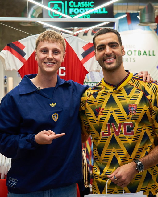 Leadership, legacy, and love for the game.

In the latest episode of Shirt Shopping, @mikelmerino joins @ellisplatten to reflect on his journey - from family influences to footballing idols 🇪🇸

Catch the full conversation on Away Days’ YouTube channel ⚽