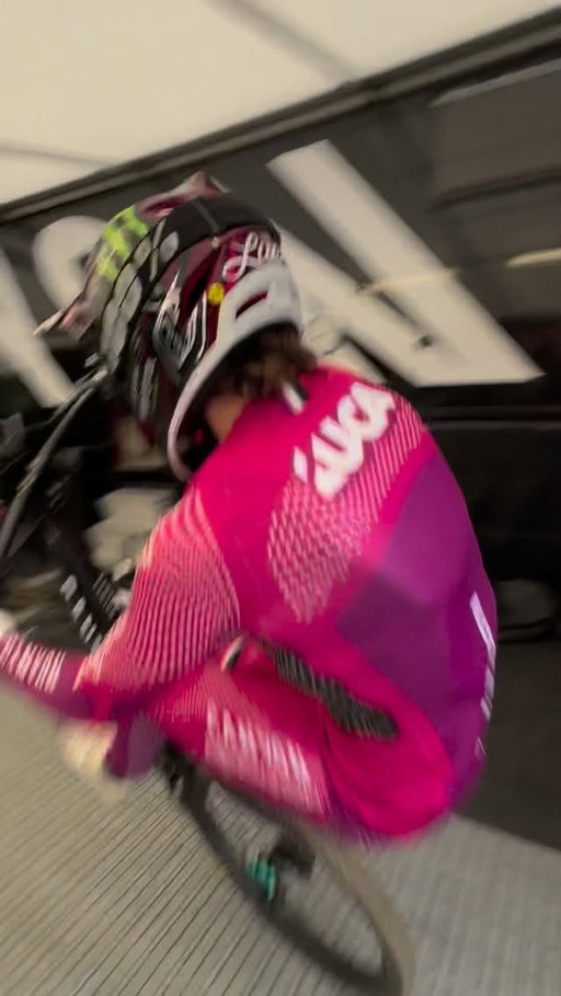 Rolling into the pits with style @luca_shaw 🤘

#MyCanyon #CLLCTV #SenderCFR