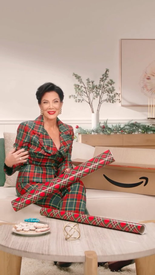 Garland can be a boa too! 🎄🤶 Shop all my holiday decor picks @amazon #ad