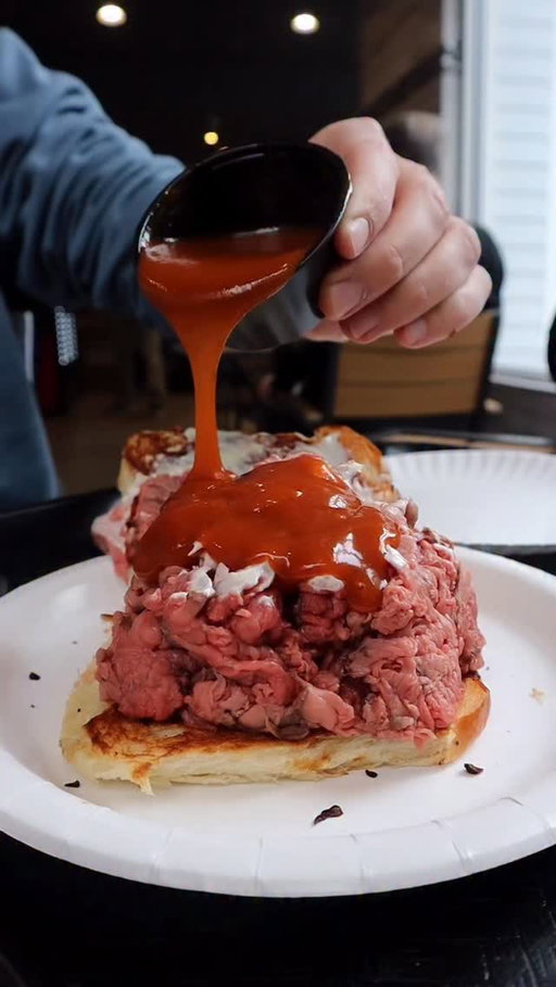Holy moly don’t walk, RUN to @bellasroastbeef 😮‍💨🤤