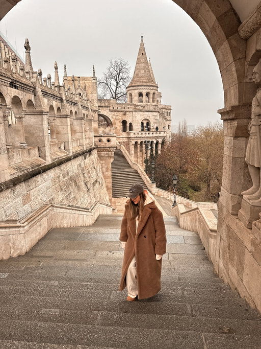 WHAT YOU NEED TO KNOW BEFORE VISITING BUDAPEST - MINI GUIDE 🇭🇺

I spent 4 days in this beautiful city last December so I’ve rounded up all you need to know before visiting..

Follow @gracegrangetravel for all the inspo to help you plan your next trip! 

🚂 GETTING AROUND
Use the BudapestGO app and download a 72h pass for ~£13 for buses, metro & tram. You can also buy single tickets - don’t forget to validate before travelling. If you need a taxi use Uber/Bolt

🗺️ TO DO
Central Market Hall
Fisherman’s Bastion
Ruin bars (Szimpla Kert is most famous)
Shoes on the Danube
Balloon Fly
Vajdahunyad Castle & City Park
Thermal Spas - Szécheyni, Rudas, Gellert
Unlimited sunset Prosecco cruise 
Makers Market
Chimney Cake workshop
Cross Szécheyni Bridge
Walk up Gellert Hill
Cinema Mystica
Heroe’s Square
Pop&Roll Art Toilet
Metropolitan Ervin Szabó Library
IKONO

🍴 EAT
Mazel Tov
Neverland
Ghetto Guylas
Deryne
Best Bagels Basilica
Bestia
Parisi Passage
Cookie Beacon
Balangan
Artisan Bakery
Lui
Babel
Molnár’s kürtőskalács (chimney cake)

🍸 DRINK
White Raven
High Note Skybar
Hotsy Totsy
Twentysix
New York Cafe
Boutiq 
Black Swan
For Sale pub

💡TIPS
👉Stay on the ‘Pest’ side, generally this is where most attractions, restaurants etc are

👉Bring flip flops & towel to the spas

👉Always pay in HUF not Euro for a better rate

👉When booking restaurants a lot of them do ‘requests’ so make sure your bookings are confirmed before going!
•
•
•
Previous @firstchoiceholidays insider trip
Where to stay in Budapest | Budapest travel guide | Places to eat in Budapest | Budapest restaurants | Budapest bars 

#visithungary #visitbudapest #travelguide #budapestitinerary #budapestrestaurant #budapestfood #citybreak