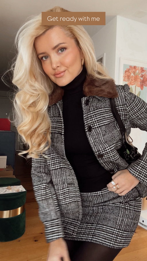 #ad When I don’t know what to wear, which is often, I always choose a set. It just makes everything easier👌 

Today I chose this one from @hm , paired it with a black turtleneck, black boots and tights and a black bag. And here I am looking French chic 🥖 

All the outfit is from H&M. Find the links in the stories❤️ 
P.S. My blue home set is also H&M- the softest and comfiest ❤️