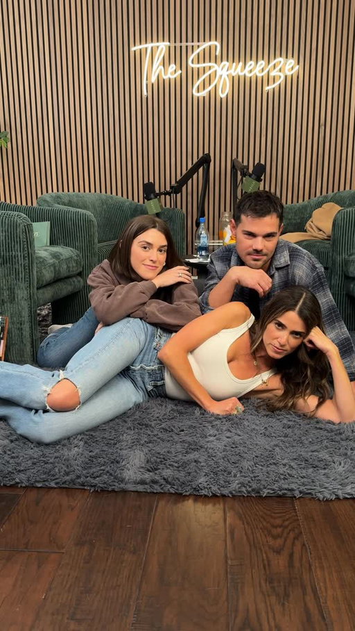 Your new favorite trio🧑‍🧑‍🧒