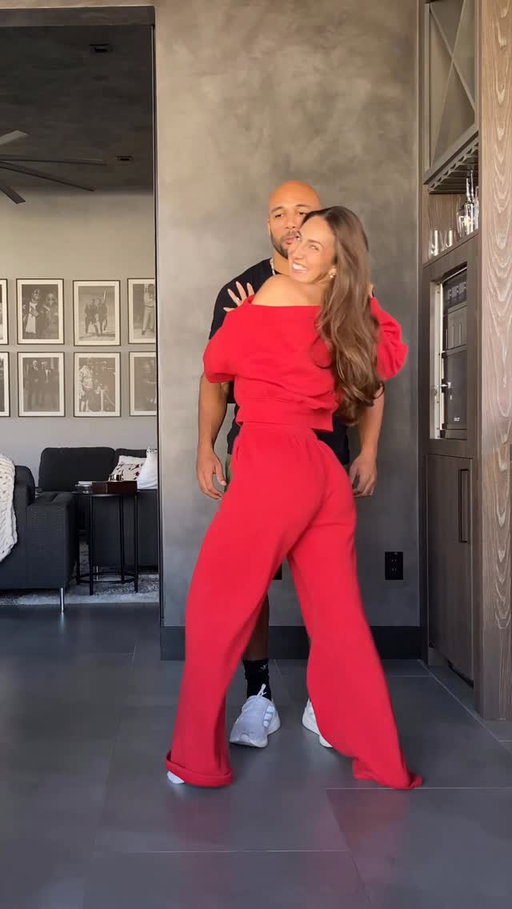 Do you think he liked this one?😅

Dc: @albiinn.na 

#couples #dancetrend #dance #relationships

https://liketk.it/5xGWN