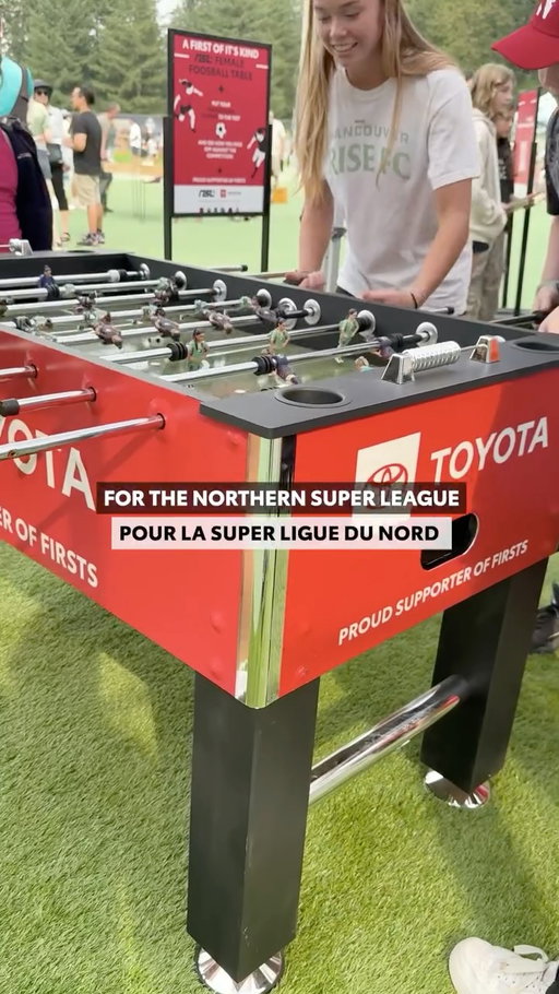 We set out to build the first-ever @northernsuperleague player foosball table, a tribute to the league’s inaugural season and the incredible athletes driving women’s soccer forward in Canada! ⚽🇨🇦 #ProudSupporterOfFirsts

Nous avons créé la toute première table de baby-foot de joueuses de la @northernsuperleague, en hommage à la première saison de la ligue et à ses incroyables athlètes qui font avancer le soccer féminin au Canada! ⚽🇨🇦 #FierDeSoutenirLesPremières