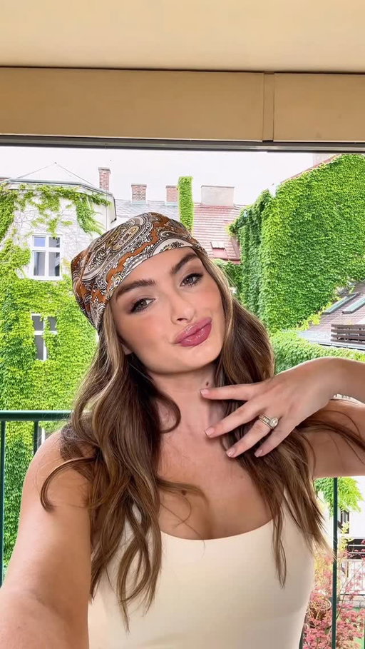 How to tie a bandana 🫶 #hairtutorial #hairhacks