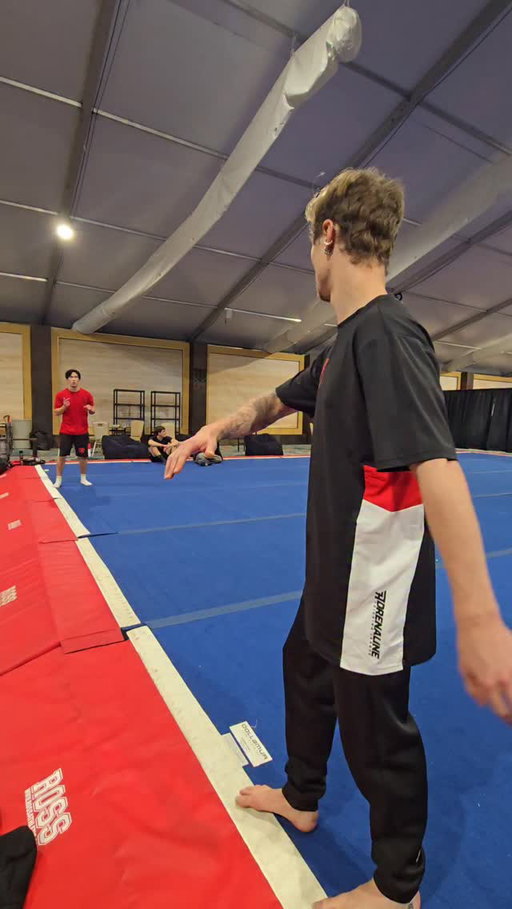 Dubdub sync with @tikiwu02 
Tune into our 2vs2 live on Saturday!
@adrenaline_tricking @resortsworldlv