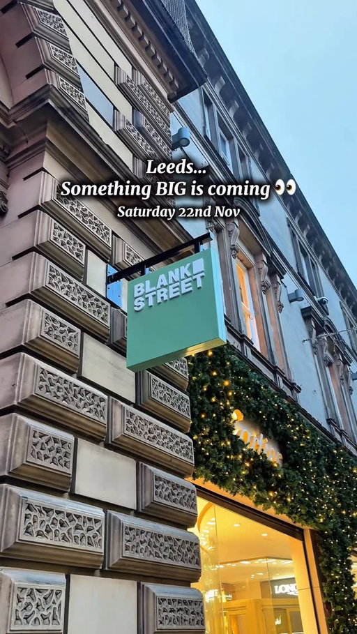🌟 Christmas has come early in Leeds…

Expect elite coffees, matchas, pastries & those iconic green cups 🍵

@blankstreet ➜ opening 22nd Nov

Leeds, get ready 👀

#leedsbucketlist #leedscitycentre #leeds #blankstreet #newopening #leedsfood