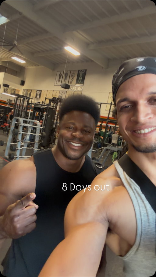 Finally 1st mini vlog in LA
What a day. Met @breonma_ and had a crazy back session in Golds gym Venice. Currently 8 days out from @musclemania USA 🇮🇳🇺🇸 

Took 1 Scoop @dynamite.preworkout to smash today’s back session. Use code : ANAND30 at wellversed.in