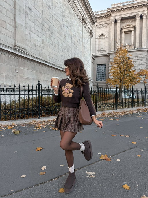 4 fall looks = 4 totally different moods 🍂🤎 @newyorkeronline . You know those days when your vibe changes every hour? Same here 😂 So I put together 4 outfits and each one gives a completely different energy.

Now tell me…
Which mood are you today? 1, 2, 3 or 4?👇
I love reading your answers — you always surprise me! 💬✨

#falloutfit #falloutfitideas #falloutfitinspo #fallstyle #fashioninspo #fashionstyle #fashionoftheday #fashionoutfit #outfitinspiration #outfitinspo