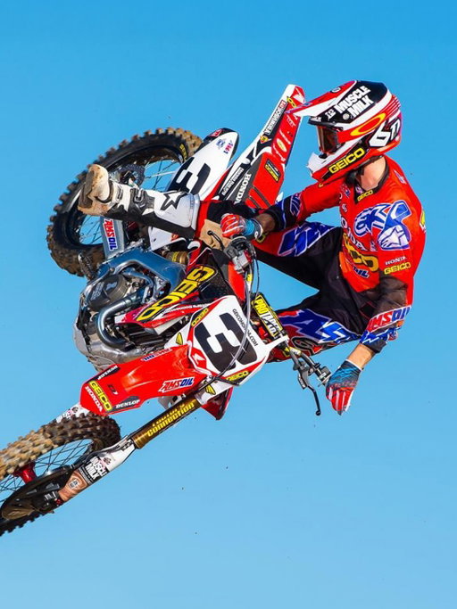 Take a trip down memory lane as we celebrate @elitomac’s birthday 😎🙌🏼 It’s been one hell of a ride ET! First race on the new @ktmusa machine this weekend at @fimwsx and we cannot wait 🔥😁