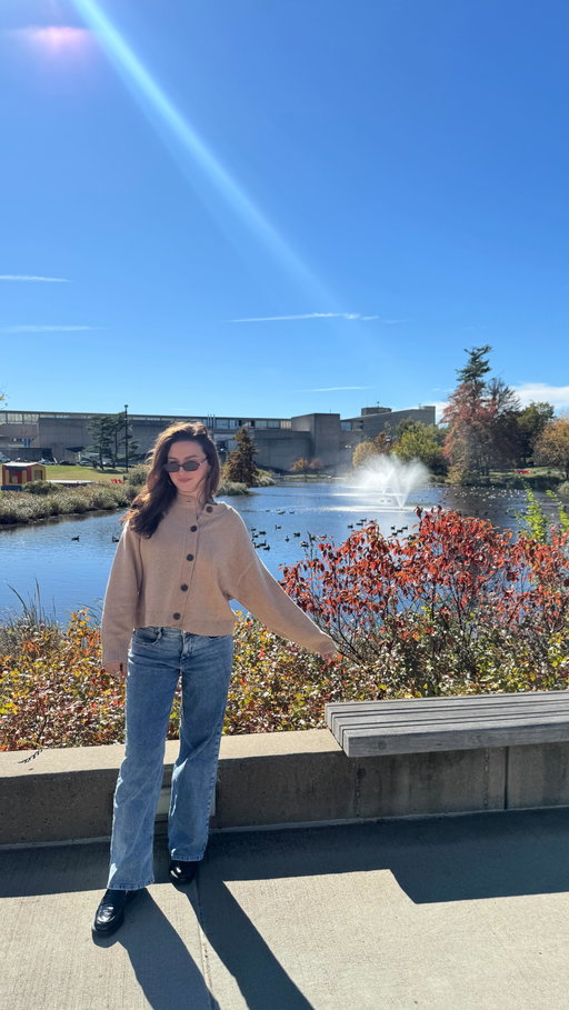 Day 2 at UMass included matcha at Share Roasters, fall views at Campus Lake, fresh bites from the dining hall, and even cider donuts! 

Amherst is serving peak fall vibes, the perfect mix of nature, good food, and college town energy 🍂 #ad #UMassSponsored #UMassAmherst @umassamherst