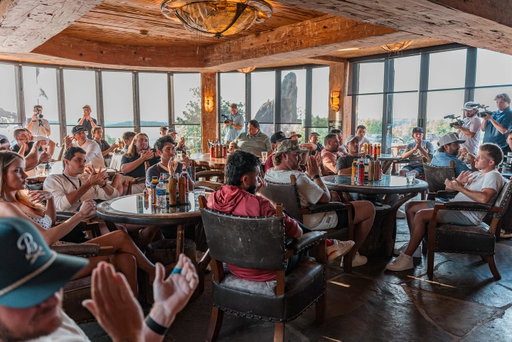 The first @internetinvite is in the books and it was incredible. I got knocked out almost immediately and spent most of the time talking donuts with @thefatperez but the whole thing was a blast. This event is just getting started.

Shout out to everybody who participated. Shout out to @bigcedarlodge for hosting. Shout out to the @bobdoessports boys for partnering with us. Huge shout out to @stoolpresidente for bringing the whole thing together. And congrats to the winners. 

RIP my brother Beef

📸: @mogieadamchik