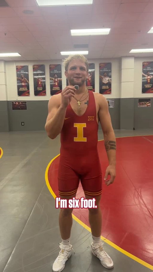 We wanted to make sure their heights were accurate 😂

@cyclonewr tonight v Nebraska Kearney @ 7pm