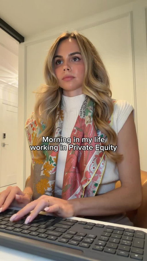 Morning routine working in private equity investor relations 👩🏼‍💻🏙️ same routine new city!!

#privateequity #womeninfinance #investmentbanking #corporategirl #dayinmylifevlog