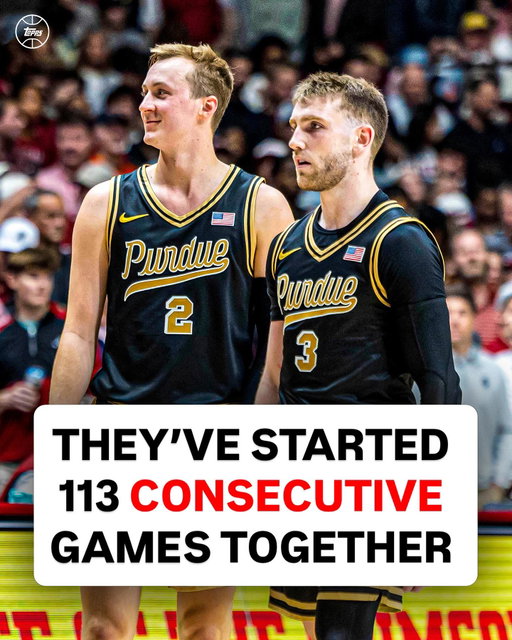 Senior duo Fletcher Loyer and Braden Smith set a program record with their 113th CONSECUTIVE start together 🤯

The moment lives forever on a 1-of-1 dual autograph card 🔥
