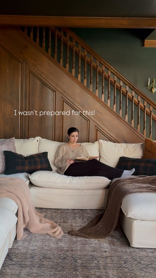 I knew it would be good, but not THAT GOOD! This space went from “just another living room” to cozy, old-world, Ralph Lauren library vibes overnight. The wood, the brick, the beams… it all makes so much more sense now.

It’s moody but still warm, dramatic but still livable. Exactly what I wanted this Colonial house to feel like.  Follow along as I decorate next!

Hard to believe I almost switched colors at the last minute because I thought it was pulling too black. Seeing it finished… what do you see — black or green? It’s Essex Green by @benjaminmoore

If you’re interested in shopping anything in post, comment “shop” and a  link will be sent to dm if you’re following me! FYI- these are the softest most affordable pants you can dress up or down