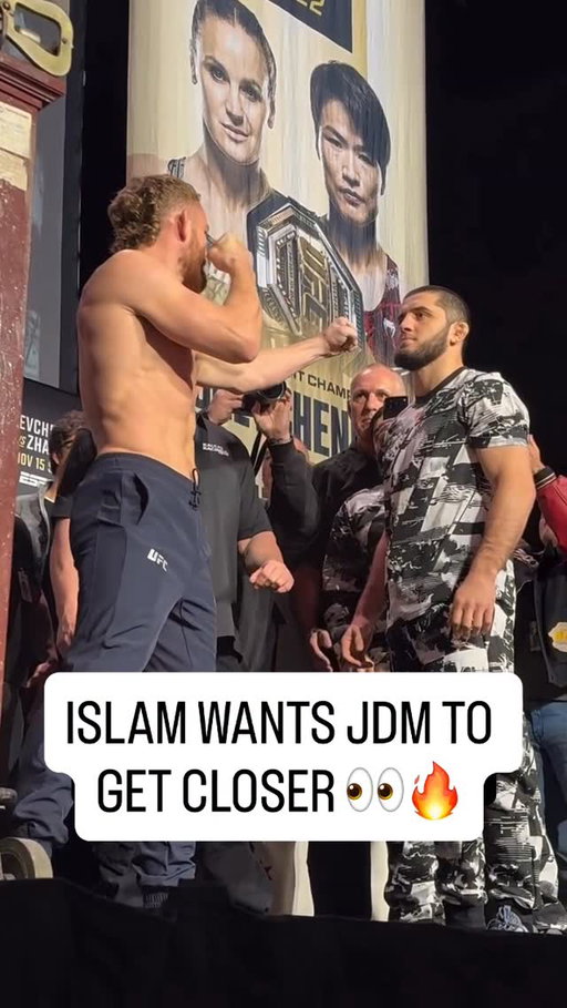 Islam asks JDM to come closer 👀🏆 

#UFC322