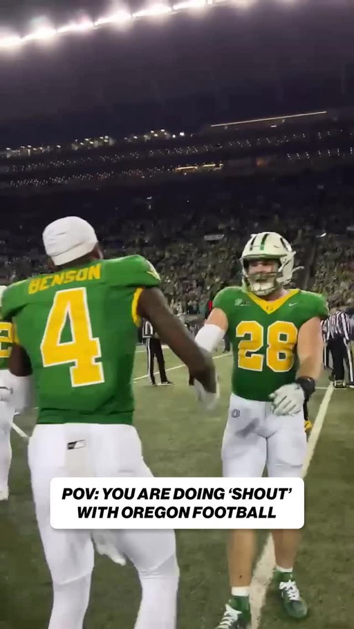 “A LITTLE BIT LOUDER NOW!” 🎶

@oregonfootball is having fun in Autzen 😅
