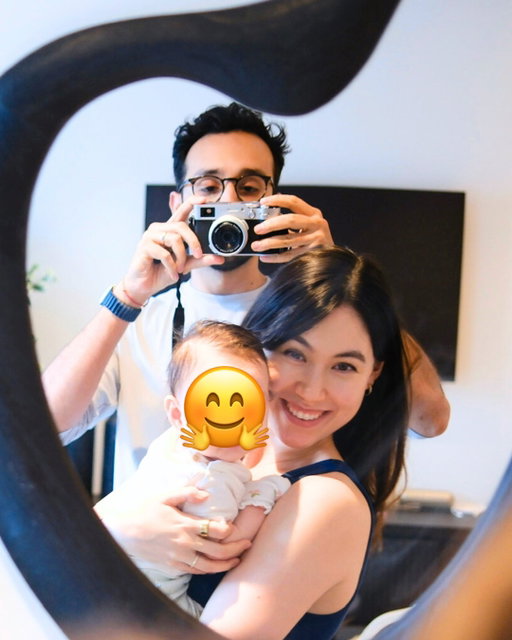 hanging out with the cutie baobao 🐥 

family photos on @fujifilm_hongkong 📸