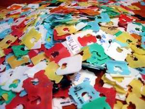 Happy National Recycling Day🌸 At East City Flower Shop we collect bread tabs and dead pens for recycle. Every bit helps. ♻️ #NationalRecyclingDay #RecycleMore #EcoFriendlyShop 🌿#SustainableLiving #BreadTabRecycling #PenRecycling✏️