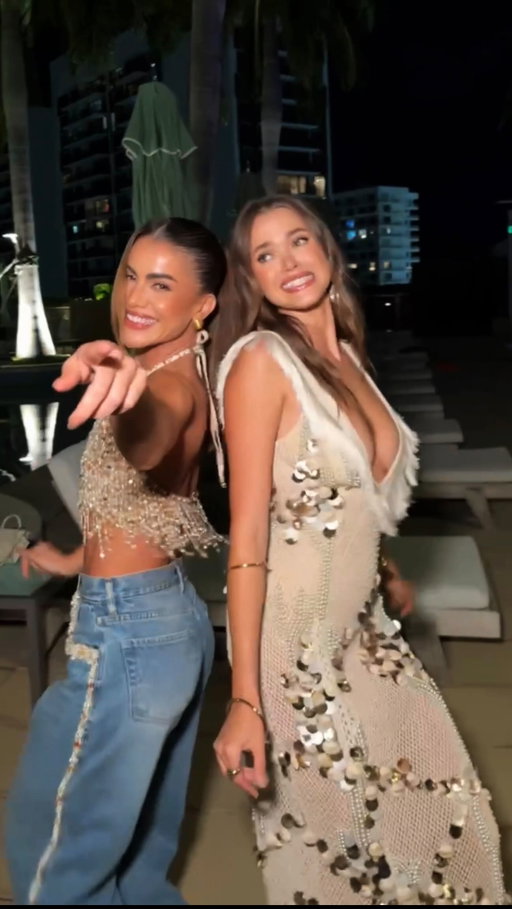 “and i say.. beez in the trap “ 🐝😆
•
•
•
#friends #viral #whatsgoingon