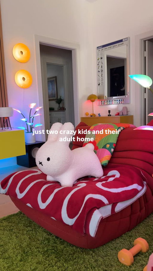 “Your home looks like a children’s room.” Ok and? 🤣👌

 
Dopamine decor, maximalism, apartment ideas, cozy home