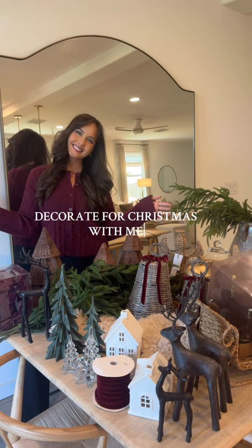 It’s timeeee🎅🏼♥️🎄✨ give me all the classic burgundy Christmas vibes this year🏠 

Comment “SHOP” for the links🫶🏼

#decoratewithme #christmas2025 #classicchristmas #christmashomeinspo #christmashomedecor #holidaydecor #holidayhomedecor